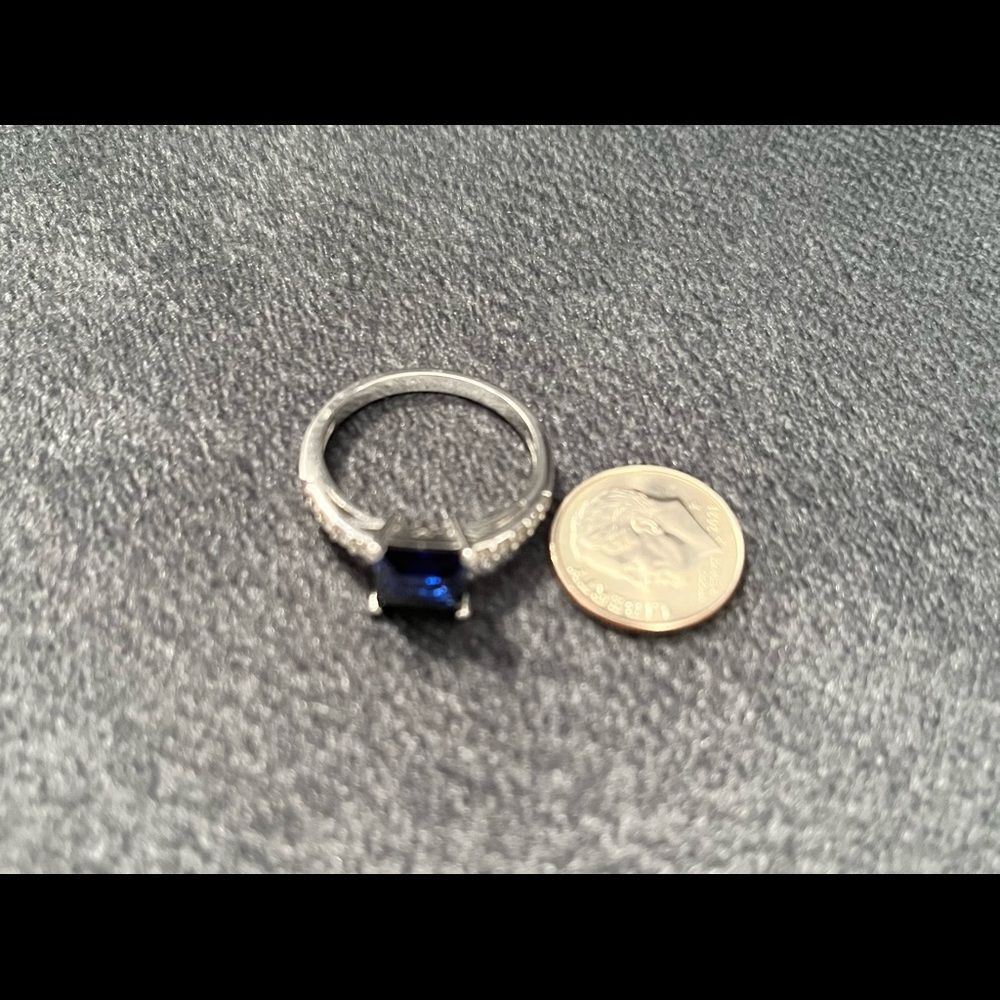 Sterling silver princess cut blue sapphire and cubic zirconia ring. Sz: 10 - Picture 5 of 8